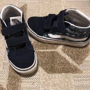 Boy Vans shark print suede